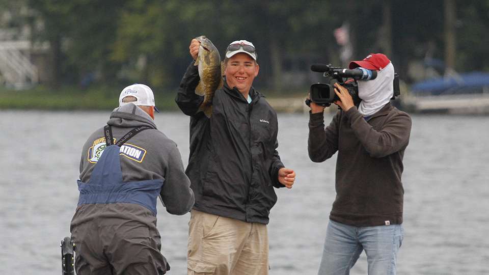 Lee takes the lead with a 3-pound, 2-ounce smallmouth.