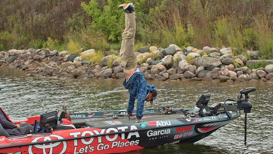 Follow Mike Iaconelli as he competes on Day 1 of the 2017 Classic Bracket on Pokegama Lake.