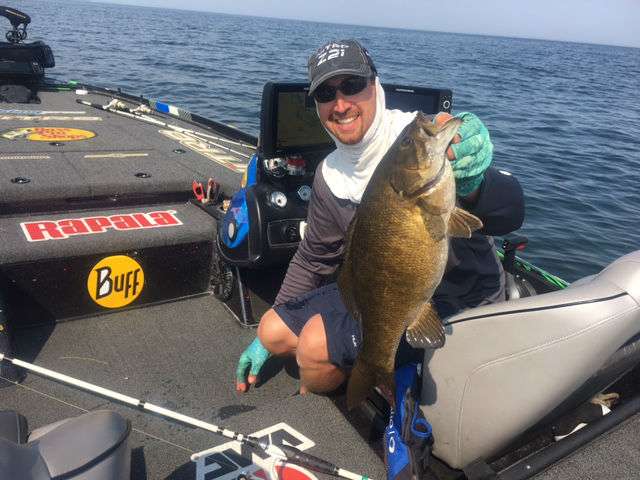 Ott DeFoe moved back off shore and hooked up with this slob.