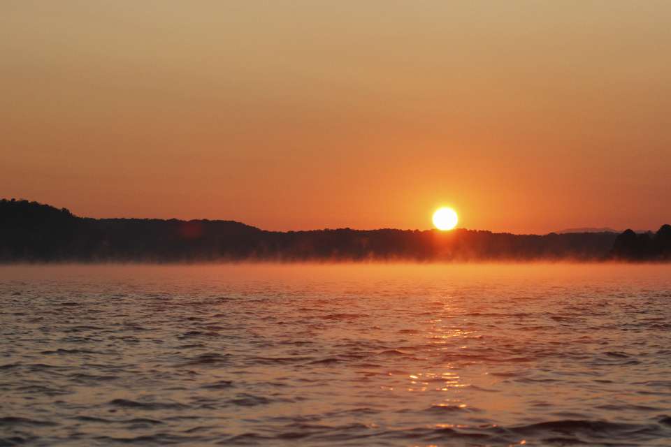 The final day of the Bass Pro Shops Bassmaster Northern Open #3 on Douglas Lake featured a beautiful sunrise and chilly temperatures as the Top 12 pros and co-anglers left the dock hoping to catch the winning stringer of bass.