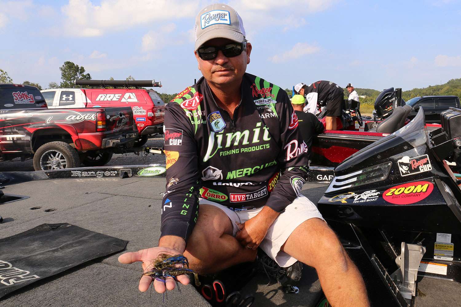 <p><B>Todd Auten</b></p>
Todd Auten used a skirted jig and vibrating jig to finish sixth. 
