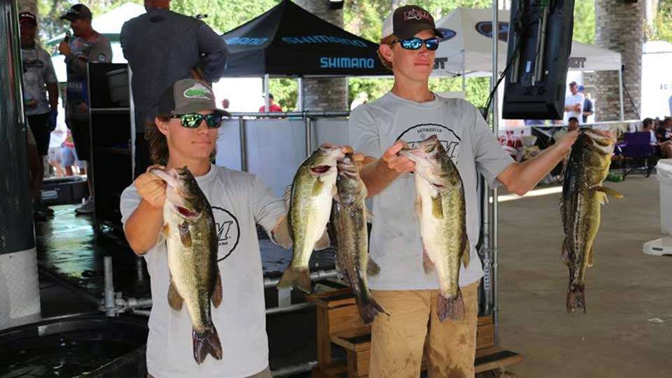 Showing their catch are the youth division champions Cole Moore and Colby Miller. They weighed in 19.3 to win a Humminbird Helix 7 and two Mid-South Lakemaster cards.