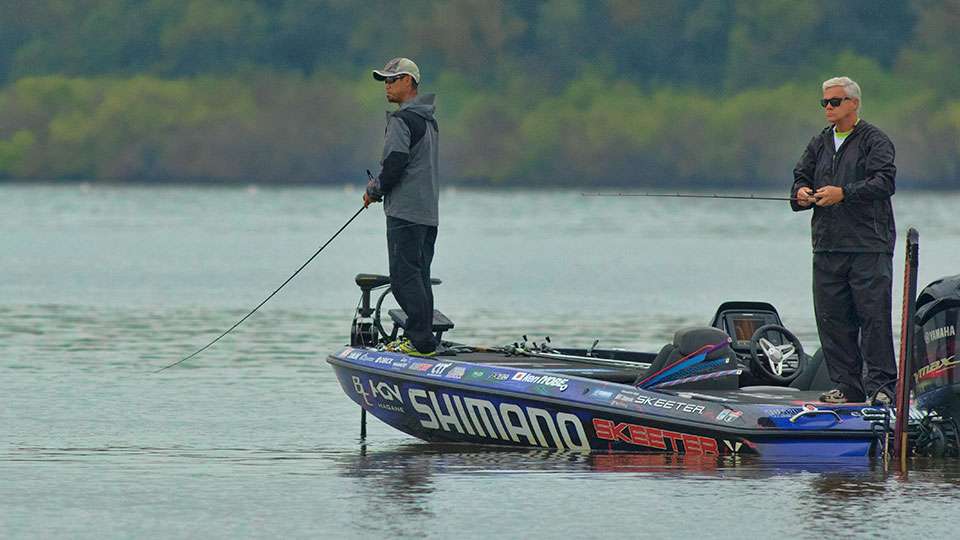 Head out with the pros and cos as they take on the first day of the 2017 Bass Pro Shops Central Open #3 on Grand Lake O' the Cherokees.