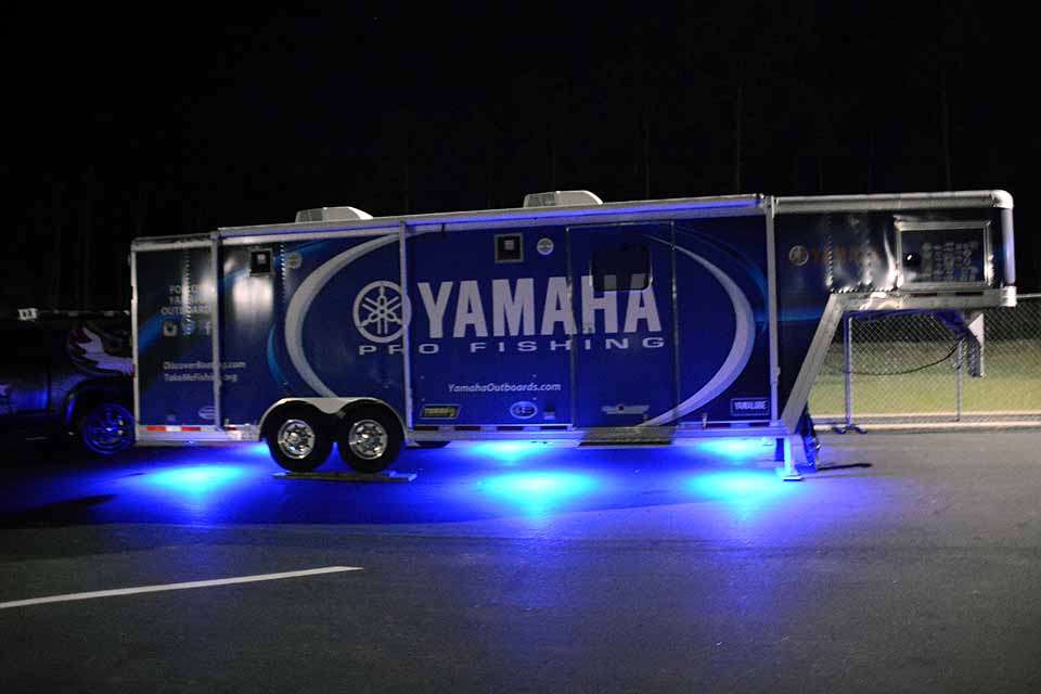 The Yamaha service trailer is stylish even in the pre-dawn morning.