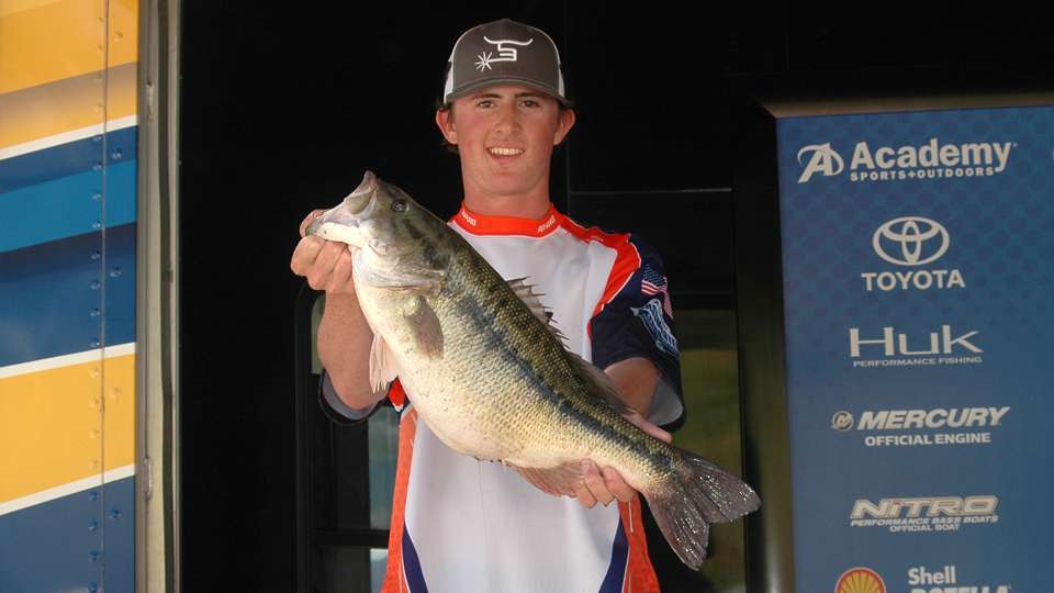 <h4>Bryson Mort	</h4>
Idaho Boater<br>
B.A.S.S. Nation Club:  Panhandle Bass Anglers<BR>
Occupation: Construction <BR>
Hobbies: Hunting, riding dirt bikes and snowmobiles<BR>
Sponsors: Marks Marine
