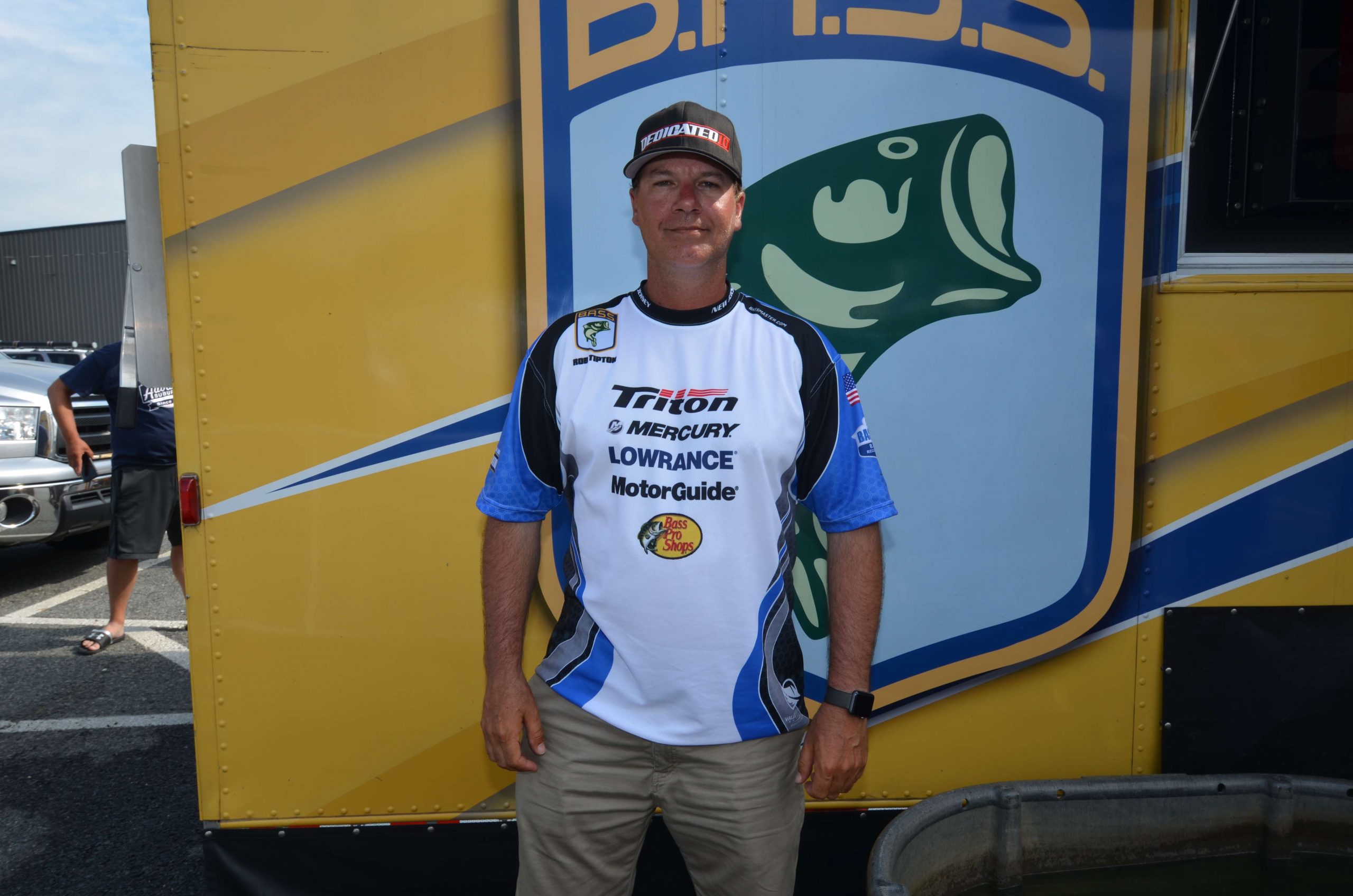 <h4>
Rob Tipton</h4>
New Jersey Nonboater<br>
B.A.S.S. Nation Club: Outcast Bassmasters<BR>
Occupation:  Manager at Steeplechase Irrigation<BR>
Hobbies: Traveling, Skiing, Adventures with Beth<BR>

Sponsors: Dedicated 10, Phenix Rods, Smith Optics, Keitech USA, Eco Pro Tungsten, Storm'R

