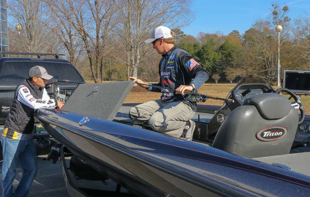 During the break, Lee and ROY Dustin Connell talked about Lake Hartwell, which many of the Elite Series qualifiers were pre-practicing on this week.