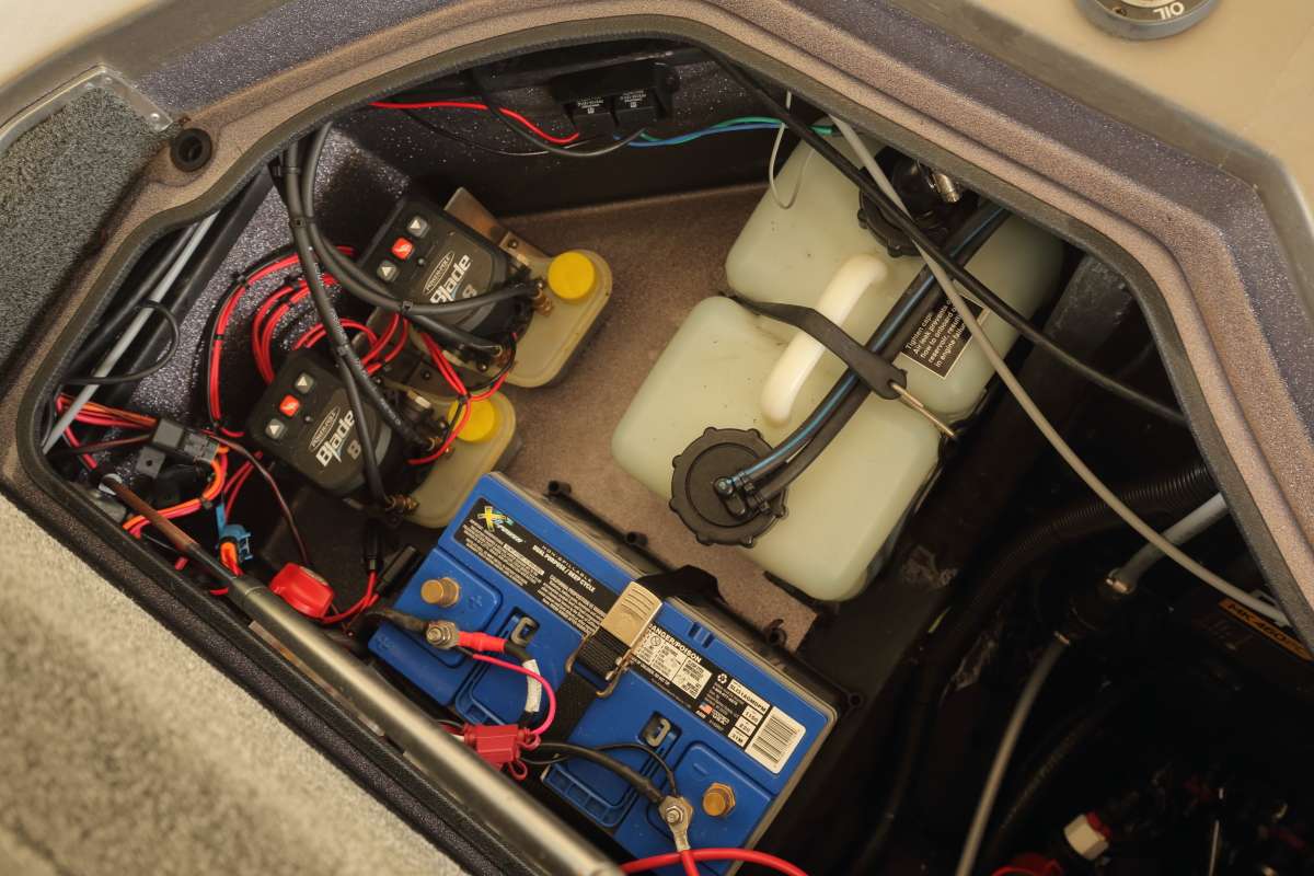 In the left rear compartment are the Power-Pole pumps, the cranking battery and a couple of different breakers. 