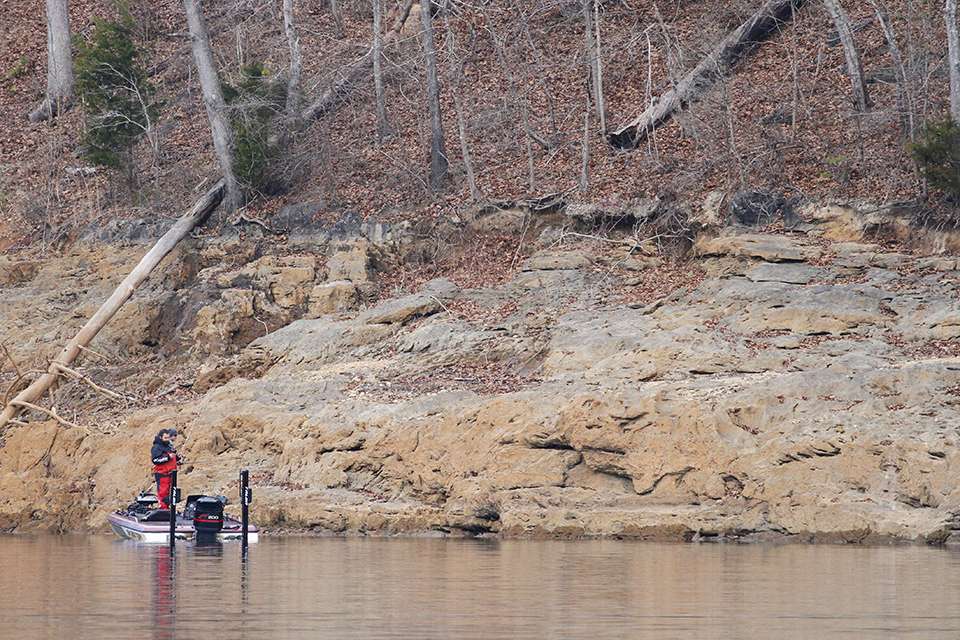 Norris is very similar to Cherokee and Douglas Lake as it gets low during the winter drawdown and has plenty of rocky banks.