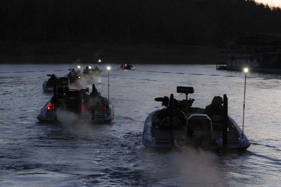 The final 6 head out in hopes of garnering the final Geico Bassmaster Classic spot.