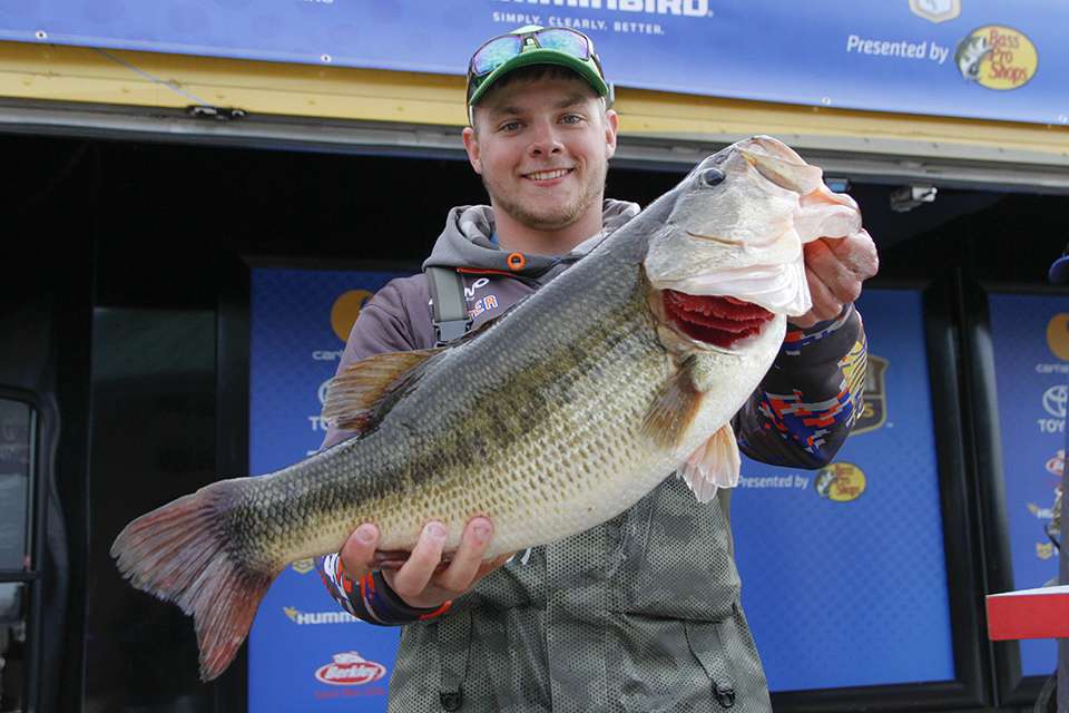 Hunter DeSplinter of UW-Platteville with a 10 pounder!