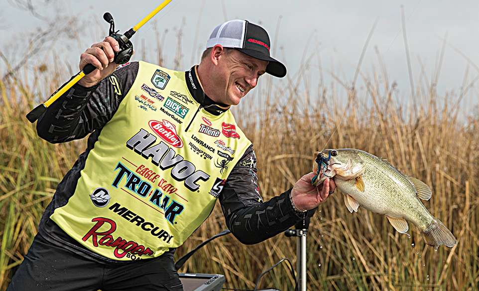 <b>SUCCESS IS ON THE LINE</b><BR>
With the new Skeet Reese Performance Series lineup from Wright & McGill, youâll spend more time fighting the fish, and less on your equipment. Packed with the latest technology and using high-end construction methods found in gear twice the price, the Performance Series family of tackle is strong enough to handle the big baits, yet sensitive enough for those finesse presentations when the bite gets tough. From flippinâ to casting to spinning gear, Skeetâs new Performance Series is a winning choice.
<p>
<a href=