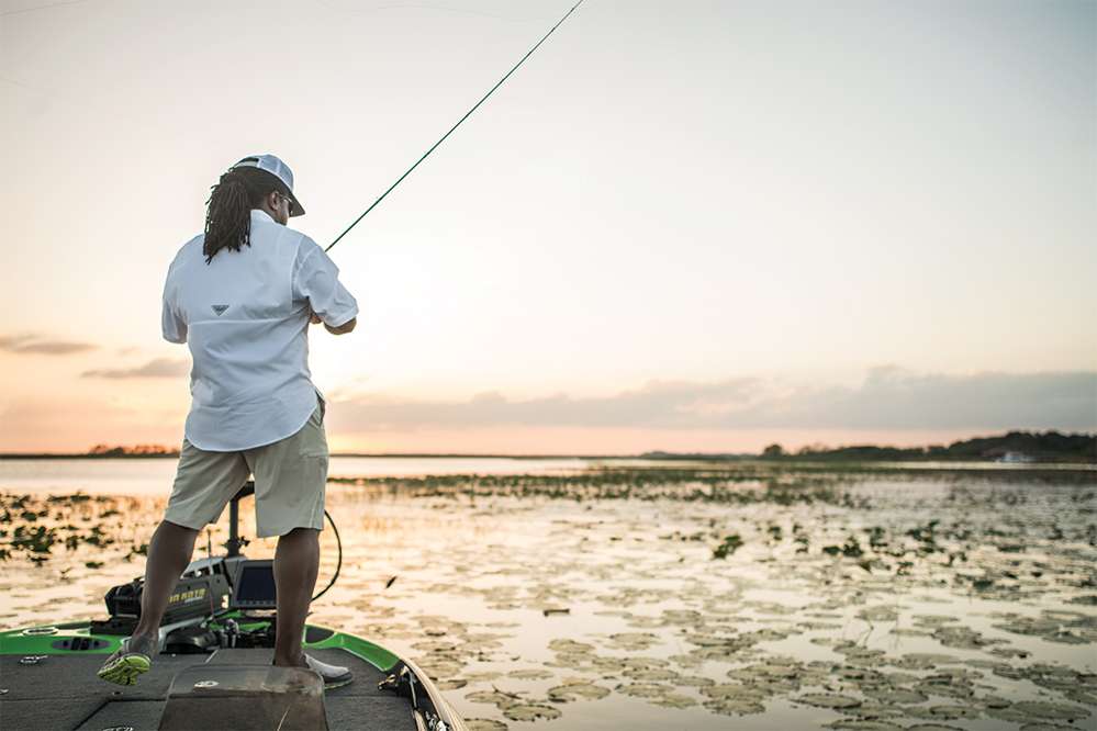 <b>SETTING THE STANDARD</b><br>
Enjoy the great outdoors with the Columbia Menâs PFG Tamiami II Shirt. This button-down fishing shirt offers superior moisture protection to keep you cool and dry, while also shielding you from the sunâs harmful rays. With vented back shoulders, front deep pockets, and a rod holder, this shirt is perfect for a day spent fishing at the lake or shore.<p>
<a href=
