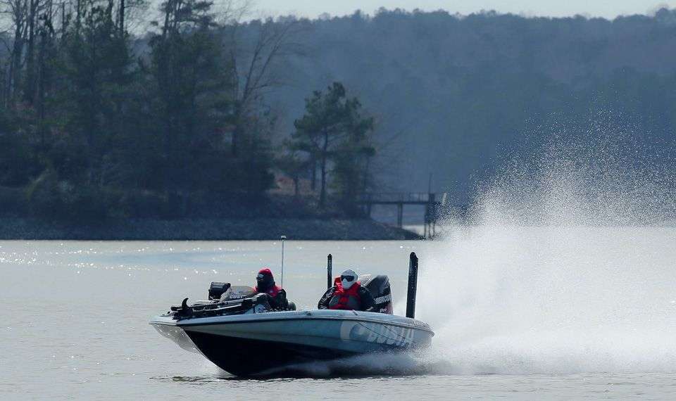Watch as Elite Series anglers begin their foggy Day 3 at the Bassmaster Elite at Lake Martin presented by Econo Lodge.
