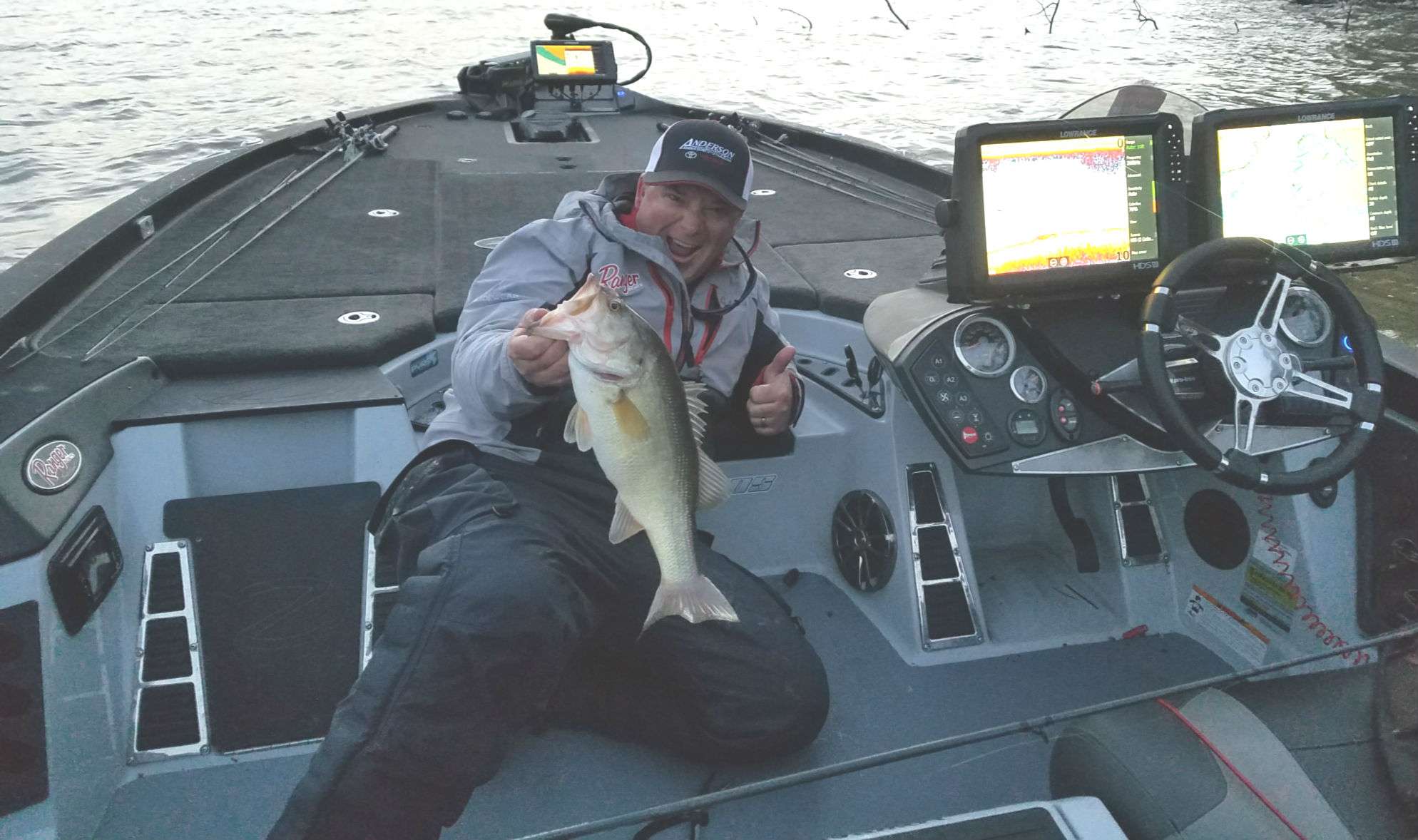 Roy Hawk breaks the ice on his first Elite Series starts with a solid 3.8 largemouth! 