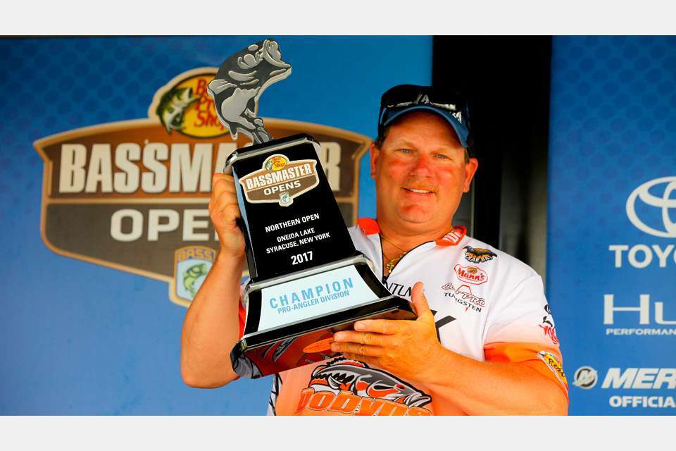 <h4>Stanley Sypeck, Jr.</h4>Sugar Loaf, Pennsylvania<br>
Qualified by winning the Bass Pro Shops Bassmaster Northern Open on Oneida Lake
