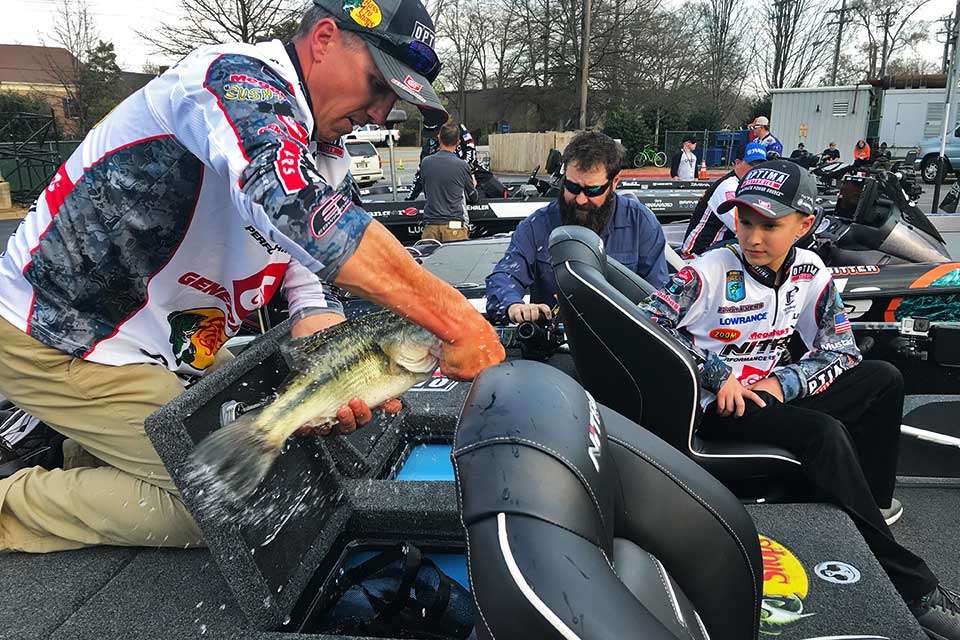 As the fans arrive and settle in, anglers like Edwin Evers bag their fish. The anglers ride in their boats around the arena floor, stop to jump on stage with Mercer and get their fish weighed. Evers, who won the Classic in 2016, finished 12th.
