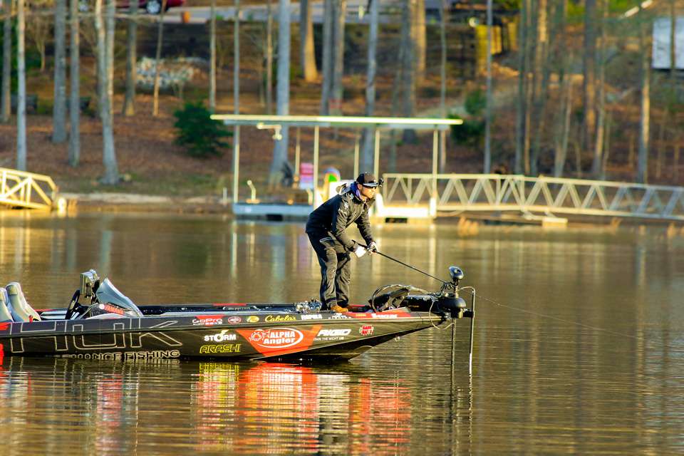 Head out on the water with Brandon Palaniuk and Matt Lee as they get to work on the first day of the 2018 GEICO Bassmaster Classic presented by DICK'S Sporting Goods.