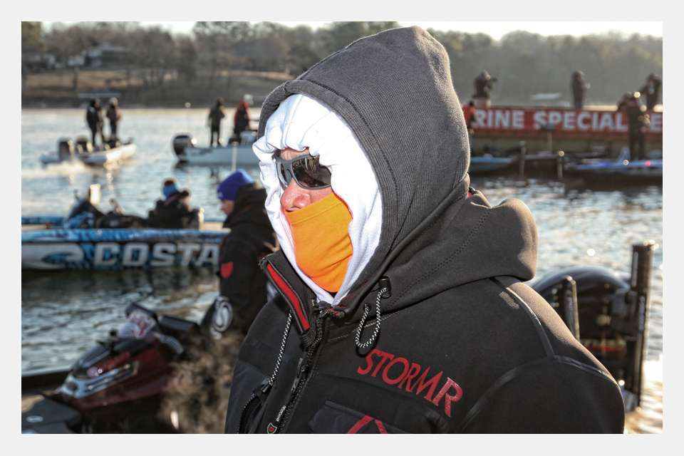 A frigid start to winter has given way to warming, and shallow water experts like Greg Hackney, bundled up in 2015, like how things are setting up. He wrote as much in his column, saying fans should see a shootout with the top 10 or so within just a few pounds. He also said he believes the winner will be one of the experienced pros who qualified.