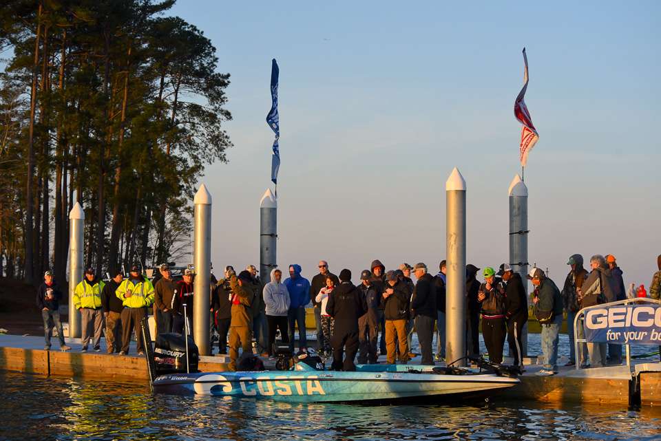 Follow Casey Ashley and Jason Christie as they take on Lake Hartwell Day 1 of the 2018 GEICO Bassmaster Classic presented by DICK'S Sporting Goods.