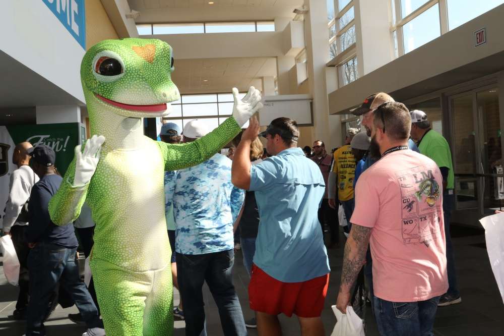 The GEICO Gecko welcomes Expo attendees.