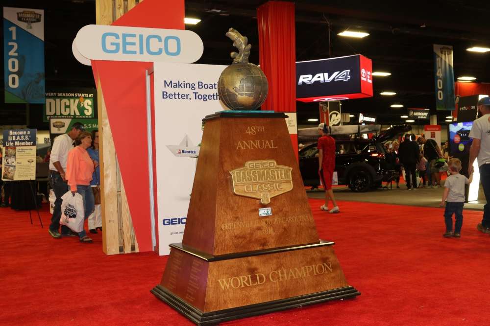 A giant replica of the Bassmaster Classic trophy greeted showgoers.