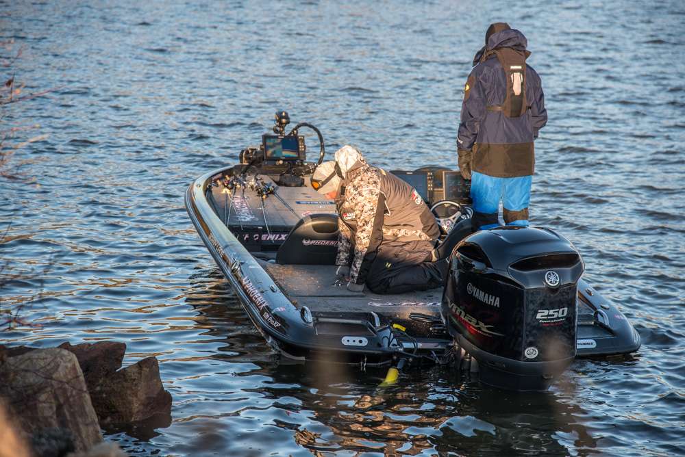 Follow along with the anglers as they wrap up the final day of practice on Lake Hartwell before the 2018 GEICO Bassmaster Classic presented by DICK'S Sporting Goods.