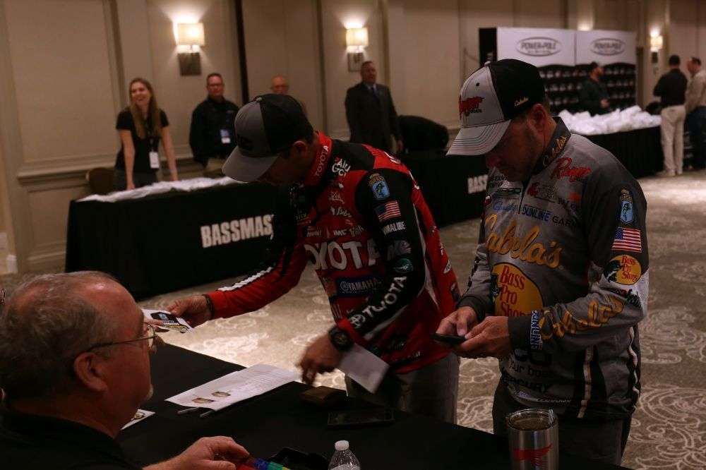 Mike Iaconelli and Mike McClelland are near the back of the line. 