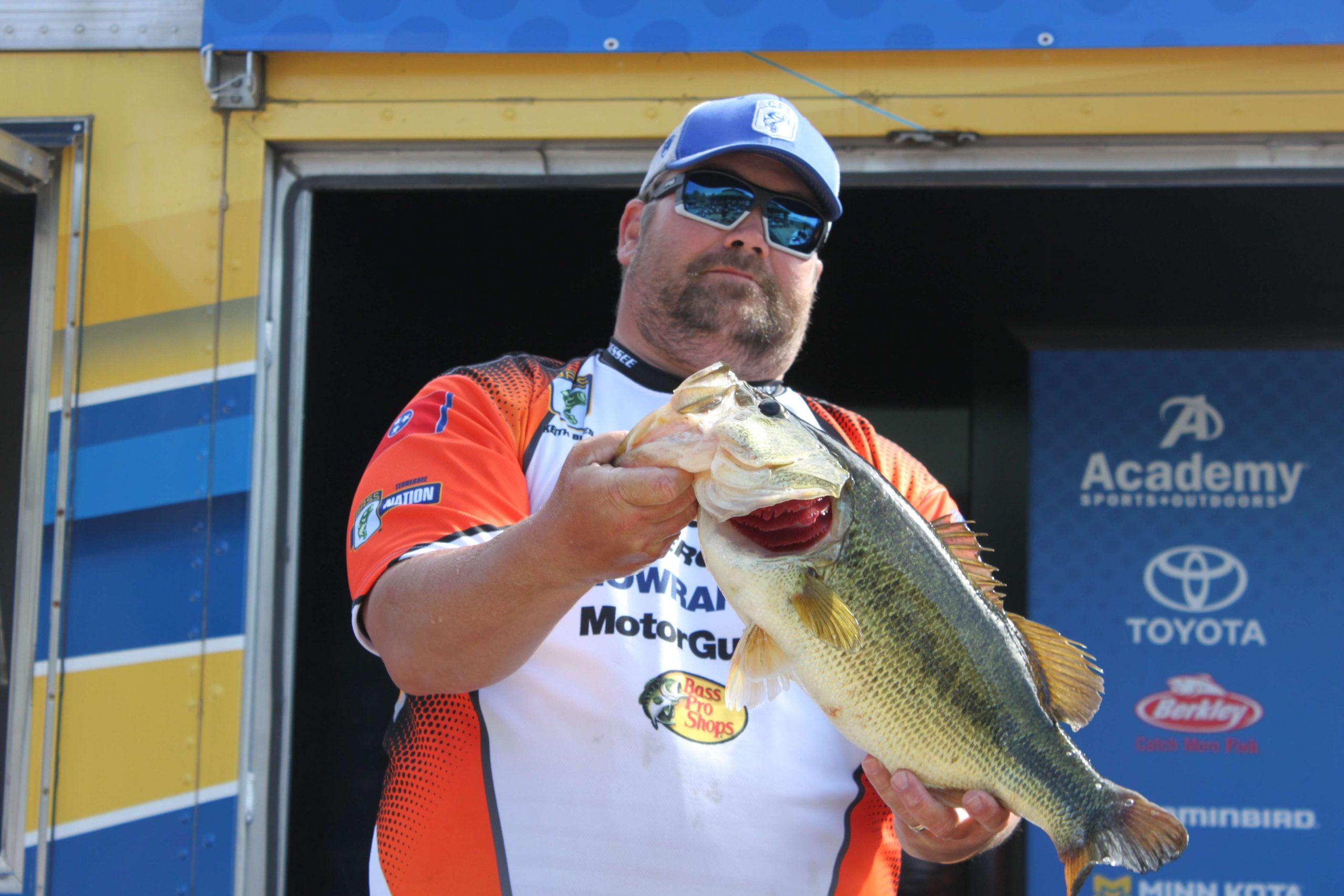  Keith Broyles of Tennessee finished right on the money line for boaters. He's in 38th place with 27-13.
