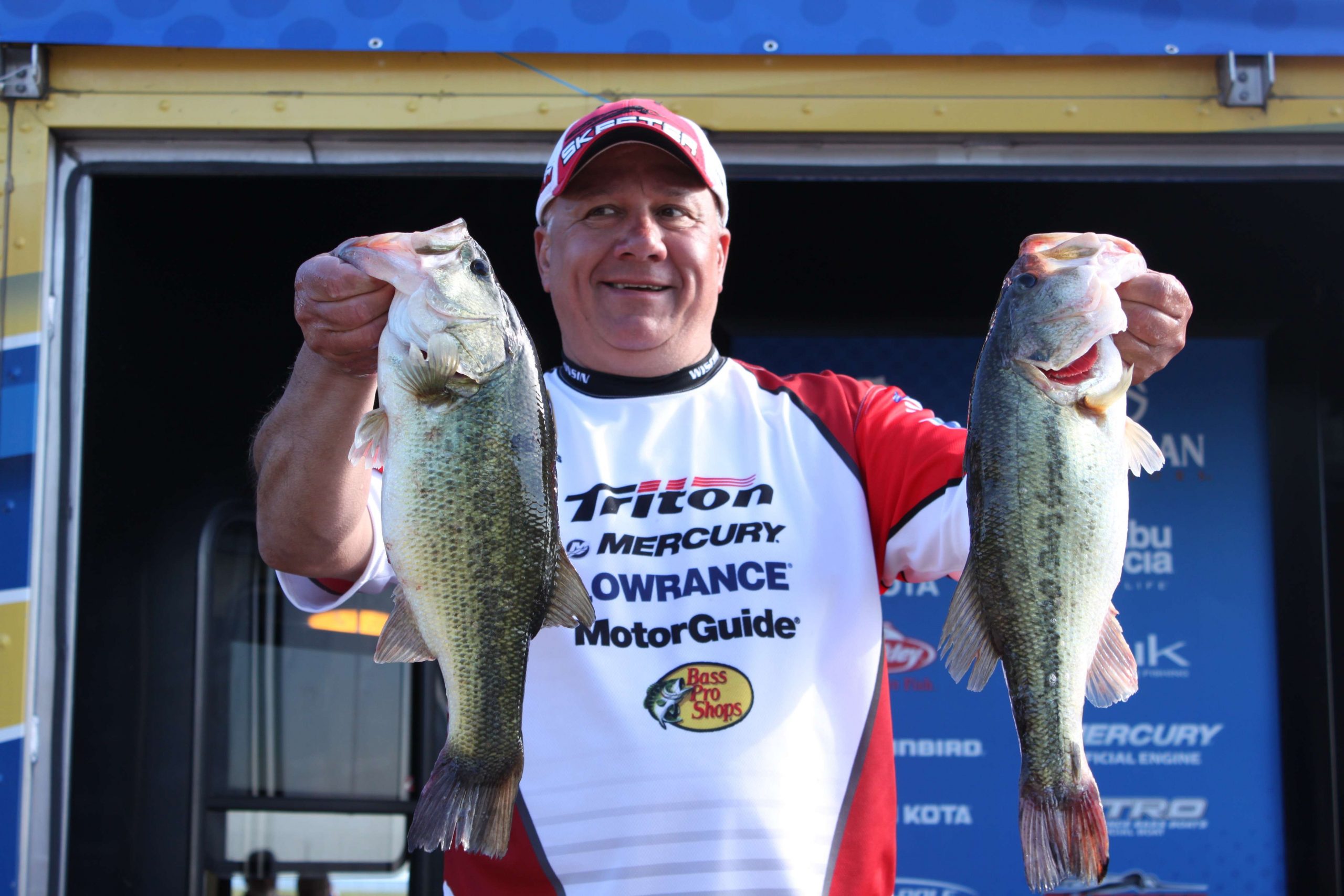 Gary Adkins of Wisconsin is in 18th place in the boater division with 29-14 over two days.