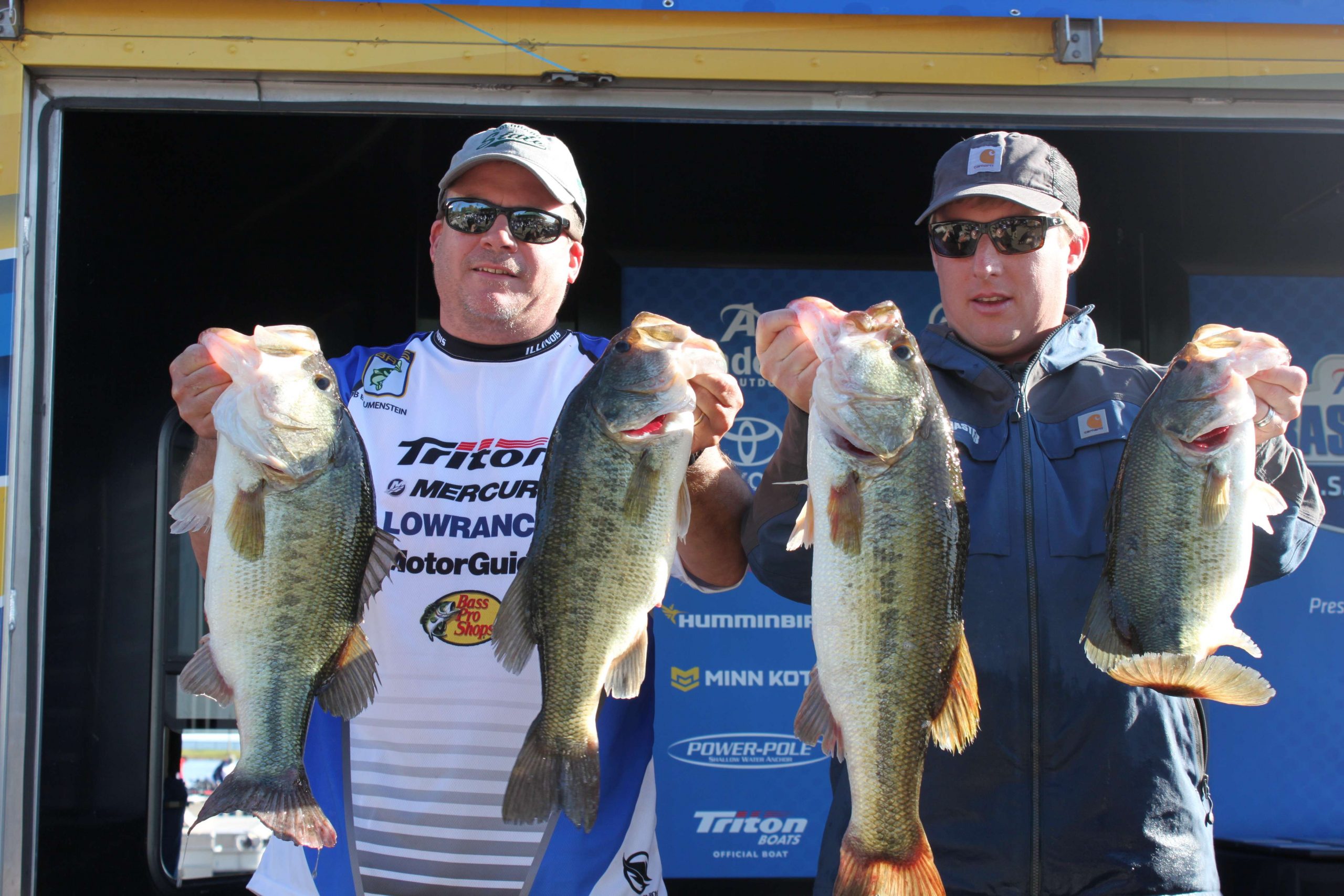 At last, the bag of the tournament (so far.) Bob Blumenstein of Team Illinois whacked the Toledo Bend bass on Thursday with a limit of 25-13. His two-day total of  42-11 has him more than four pounds ahead of the nearest competitor in the boater field.
