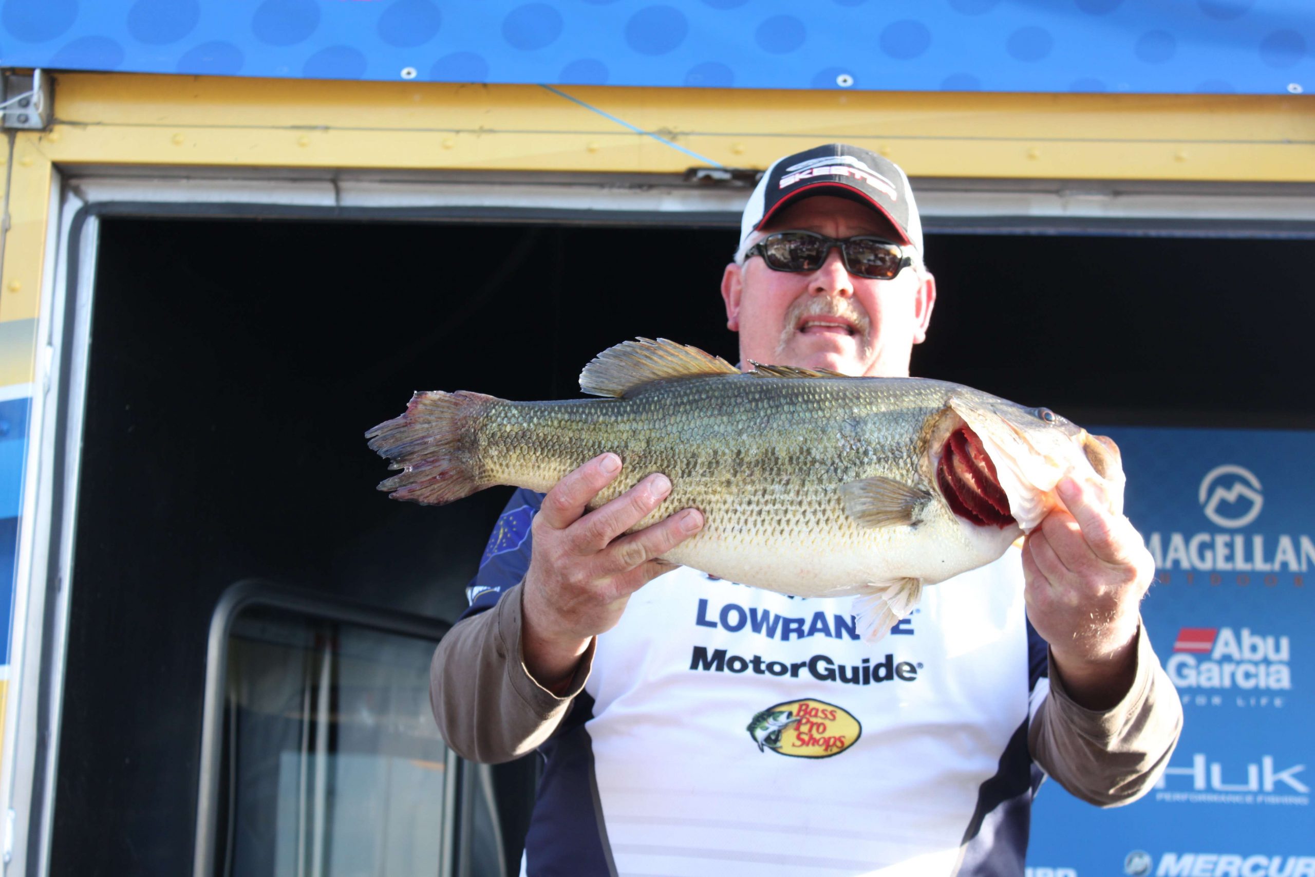 It was a good day for Team Indiana and lunker bass. Here's Gordon Lamb with a 9-3 whopper. It wasn't enough to get him into Friday's cut, but man, what a bass!

