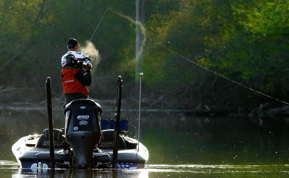 Follow Elite angler Cliff Crochet as he covers Grand Lake, working to make the Top 12 cut on Day 3 of the 2018 Academy Sports + Outdoors Bassmaster Elite at Grand Lake. 