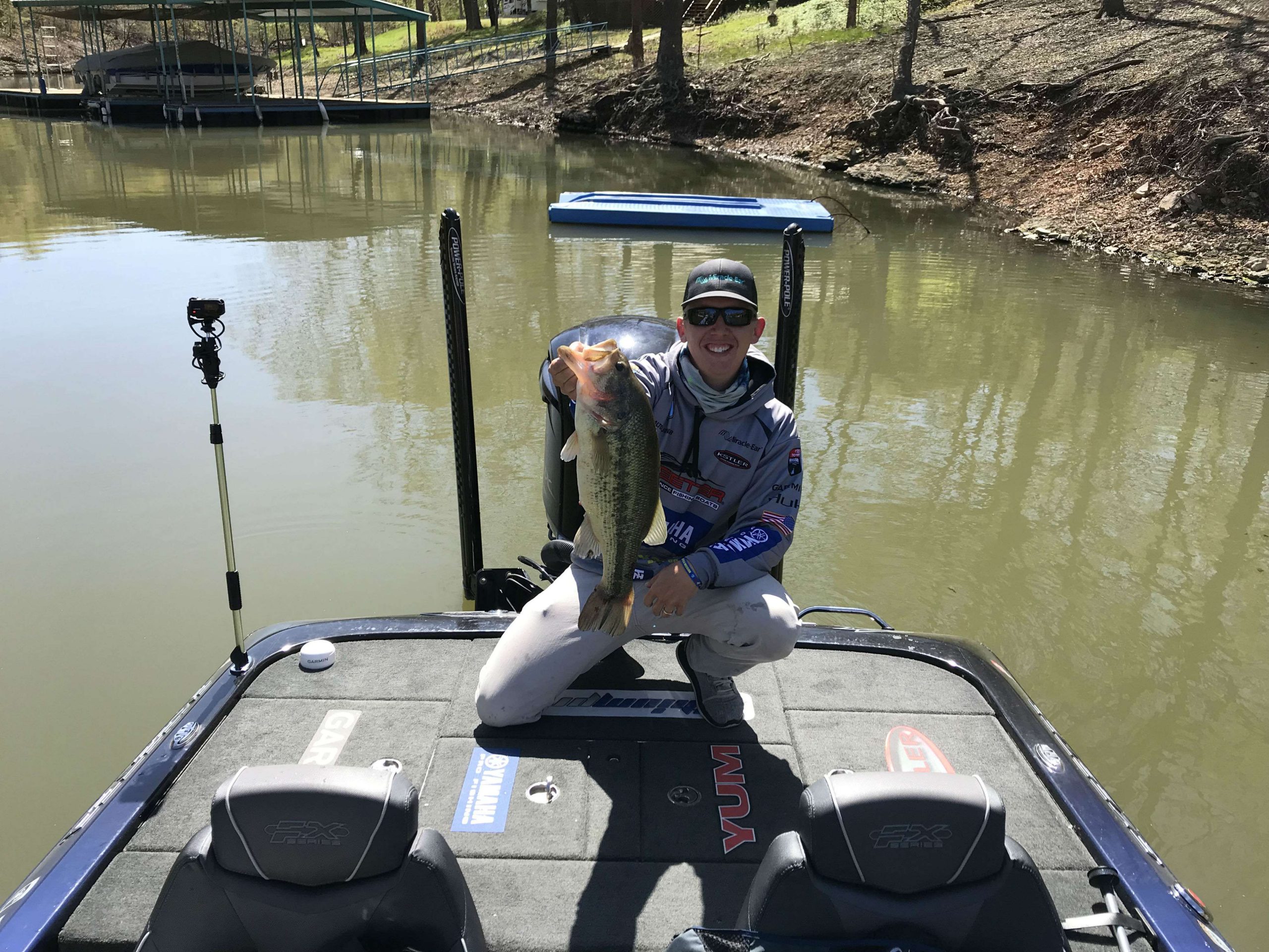 Alton Jones, Jr. lands a big one after more than a 2-minute fight on light line and tackle!







