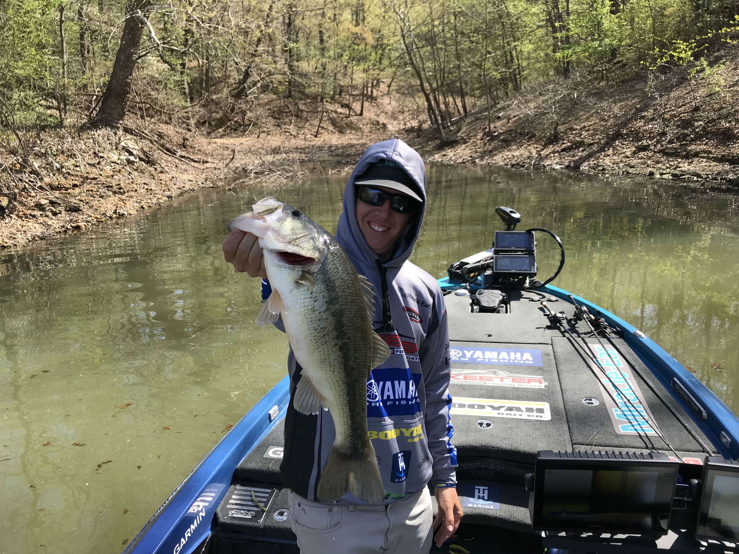 Alton Jones Jr. upgrades with a 4-pounder while sight fishing.