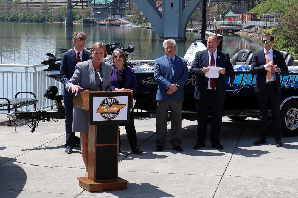 First up to the podium was Kim Bumpas, president of Visit Knoxville. âThis announcement is a huge win for the Visit Knoxville Sports Comission,â she said. âA year from now these boats [pointing to DeFoe and Coulterâs rigs] will fly down our riverfront for all the world to see.â
