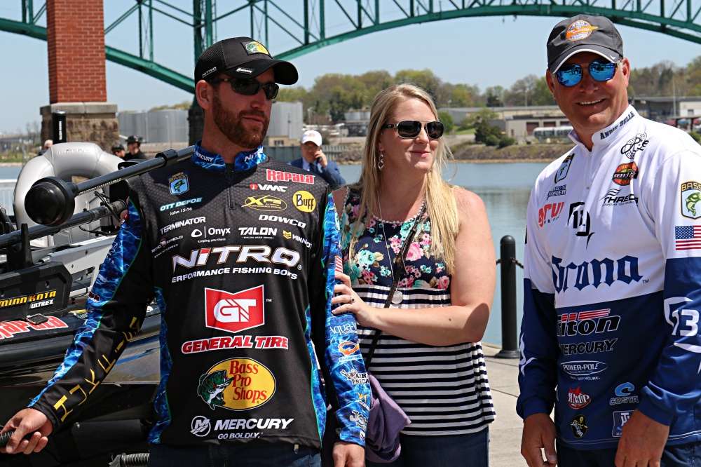 Ott and Jennie DeFoe, along with Brandon Coulter, prepare to trailer their boats home. All seven local Elites who attended were excited to get the Classic to Knoxville, then immediately worried aloud about qualifying for the 2019 Classic. 
