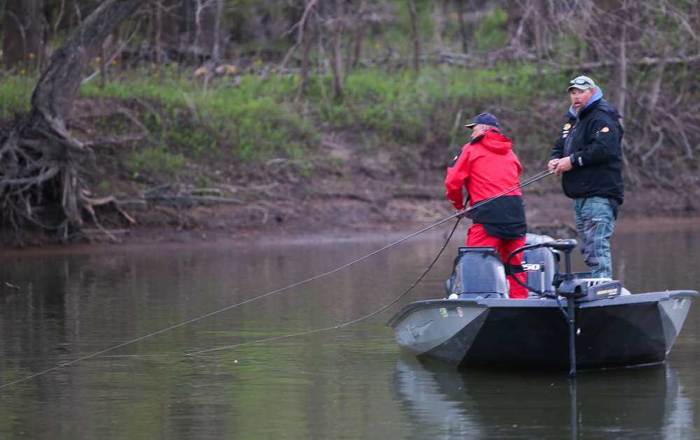 Go on the water early with Day 2 leader Harvey Horne on the final morning of the 2018 Bass Pro Shops Central Open #2 at Arkansas River.