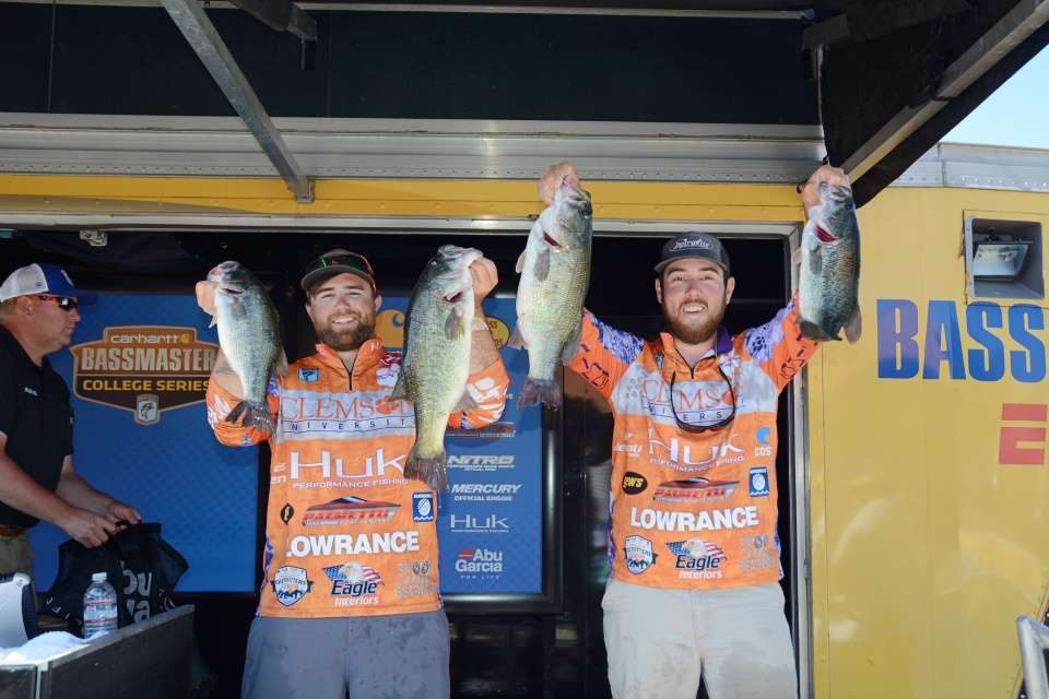 Joey Price and Bobby Fralix of Clemson University, third place, with 18-1.