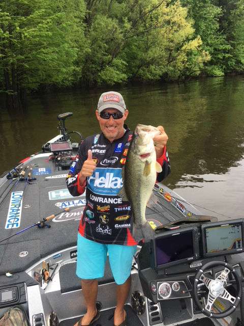 The bite for Wesley Strader has slowed considerably, no keepers the past couple hours. But that just changed with a 4.5-pound keeper that culled a 2.5-pound fish. His total now is close to 18-18 pounds. 

