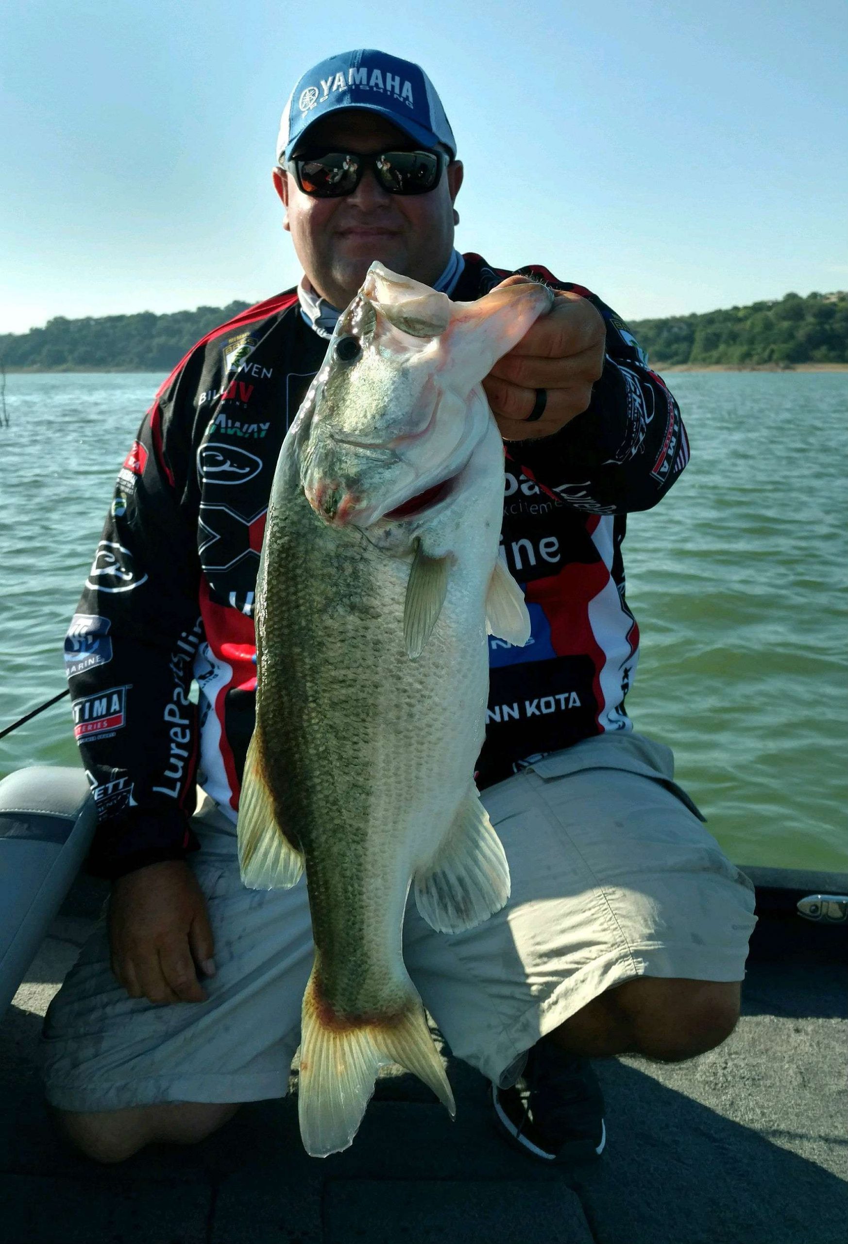 Bill Lowen misses a big one then three minutes later nails a nice 4-pounder.