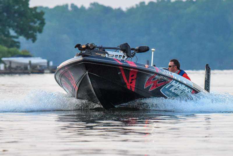 Catch up with Day 2 leader Wesley Strader as he competes on the final day of the 2018 Bass Pro Shops Eastern Open #2 at Lake Norman.