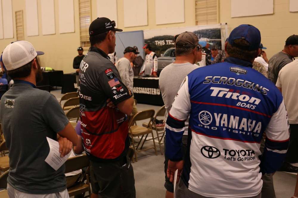Fresh off of Kentucky Lake, Elites like Jared Lintner and Terry Scroggins are here to try their luck on Lake Norman. 