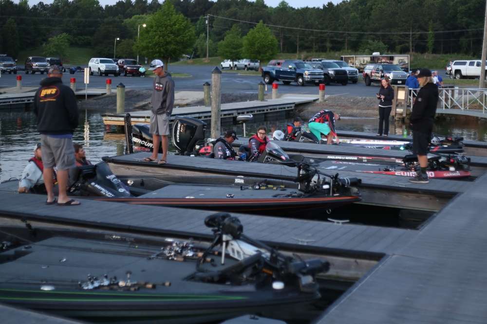 The top 12 anglers and co anglers prepare for their last day on Lake Norman. 