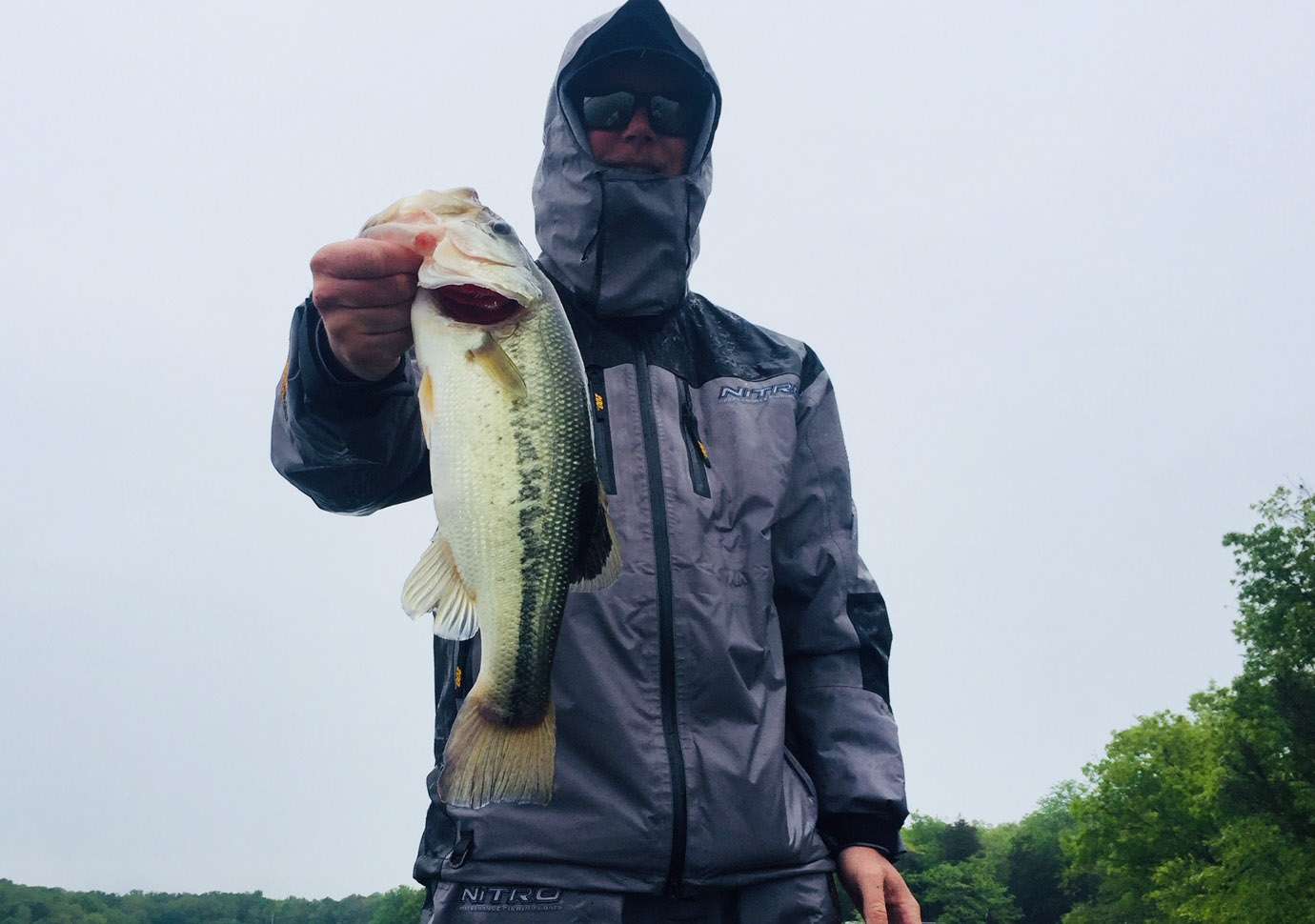 Jonathon VanDam is on the board with a 2-pounder. Starting to see some shad moving around in the area he is fishing.
