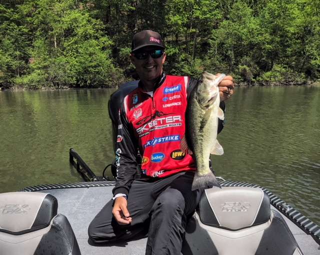 While we have been out of cell range, Marty Robinson filled his limit with two keepers, then shortly thereafter hooked into a 4+ pounder...the grimace and yell of frustration are evident on his face as he realizes she came unbuttoned.