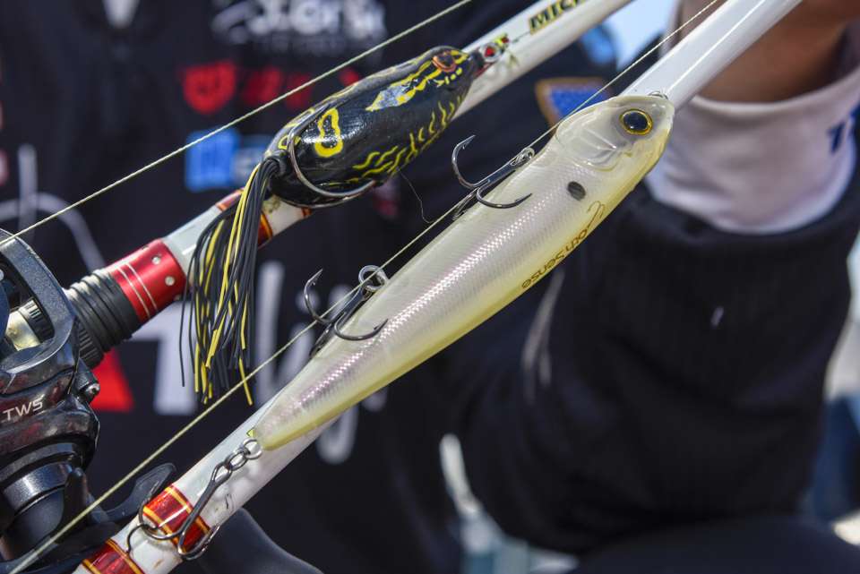 Spohrer also used a 6th Sense Crush Dogma. He also used a Spro Dean Rojas Bronzeye Frog with a modification shared by fellow pro John Crews. âWhen water gets inside the frog body it modifies the action,â said Spohrer. Cutting a small hole in the rear end allows water to drain and keep the lure running true to design. 
