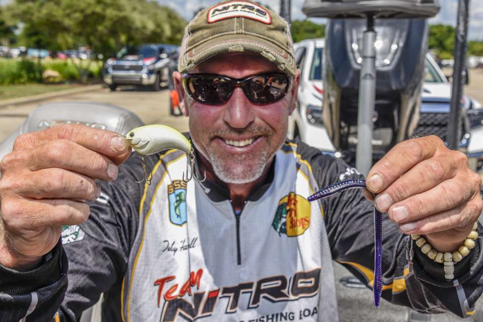 <b>Toby Hartsell</b><br>
To finish fifth Toby Hartsell primarily relied on two baits. This crankbait was a top choice. So was a 6.5-inch Zoom Trick Worm, 3/0 wide gap worm hook and 1/8-ounce tungsten weight. 
