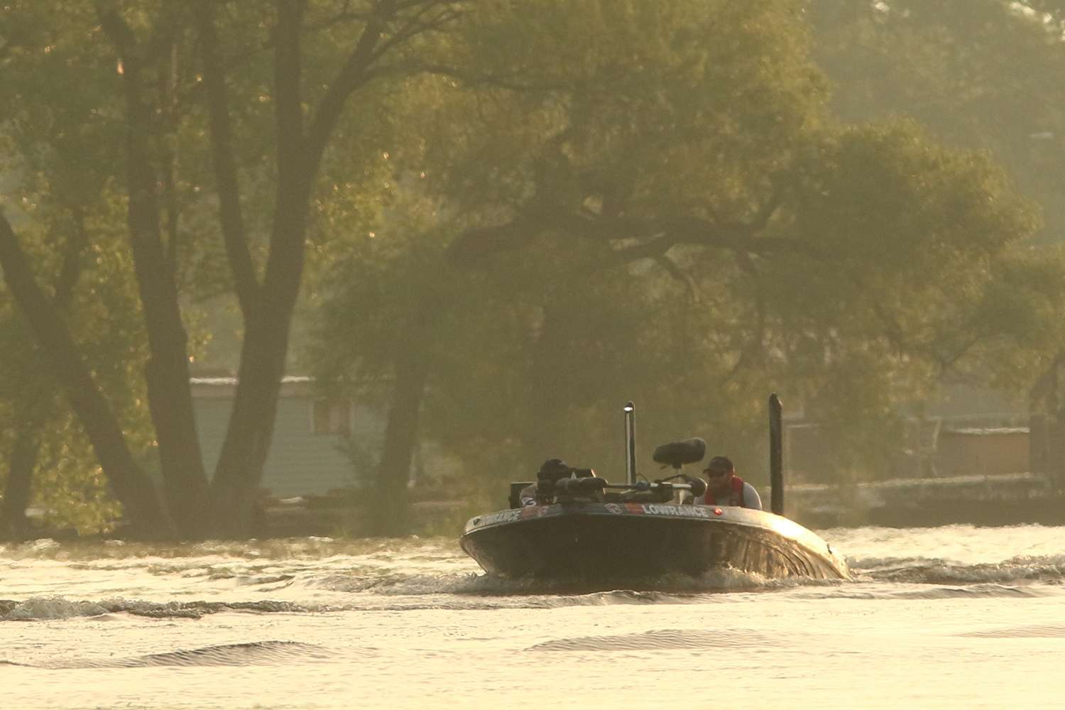 Ride along with Elite Series pro Jacob Powroznik on Day 3 of the Bassmaster Elite at Mississippi River presented by Go RVing. 