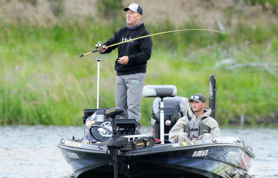 Go on the water early with Brent Chapman as he gets it going on Day 1 of the Berkley Bassmaster Elite at Lake Oahe presented by Abu Garcia. 